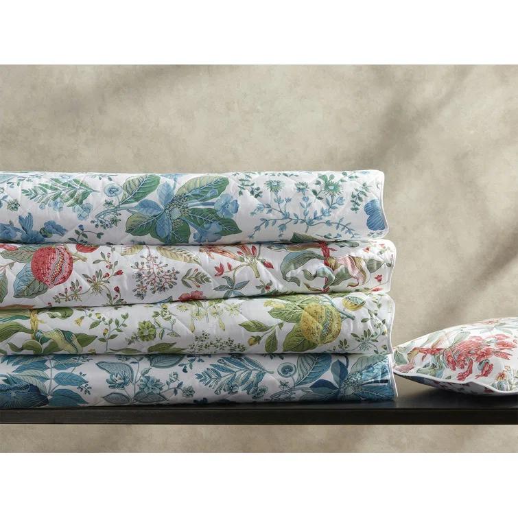 Full/Queen Reversible Cotton Botanical Quilt in Pomegranate and Prussian Blue