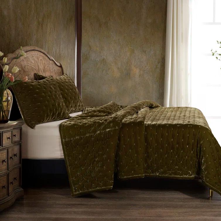 Stella Faux Silk Velvet Classic Chic Modern Rustic Romantic Western 1 Piece Quilt