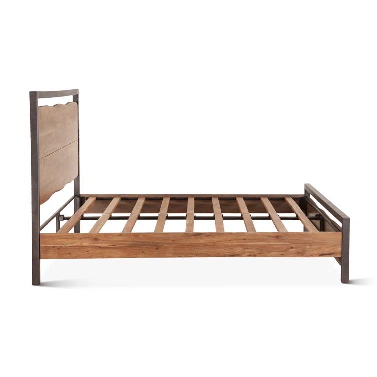 17 Stories Riyan Platform Bed