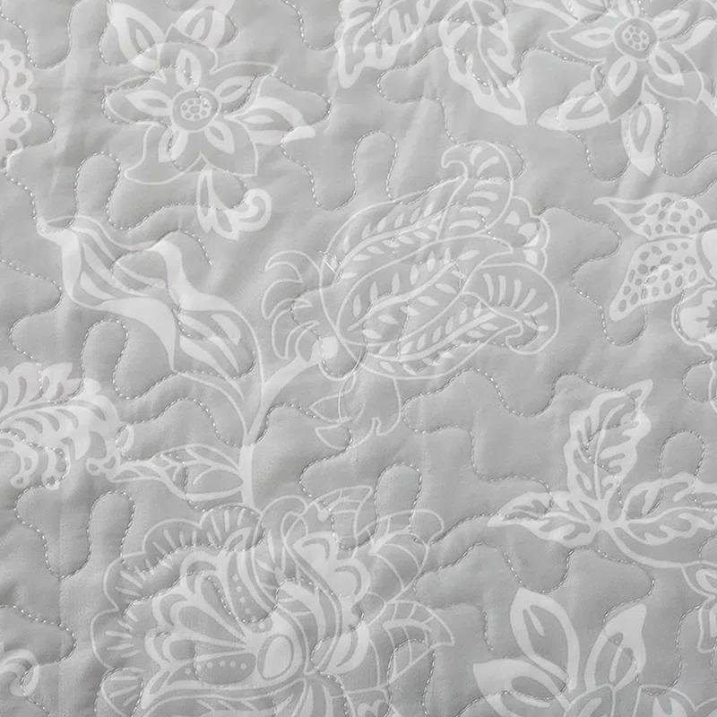 Dainty Floral Reversible Quilt Set with Shams