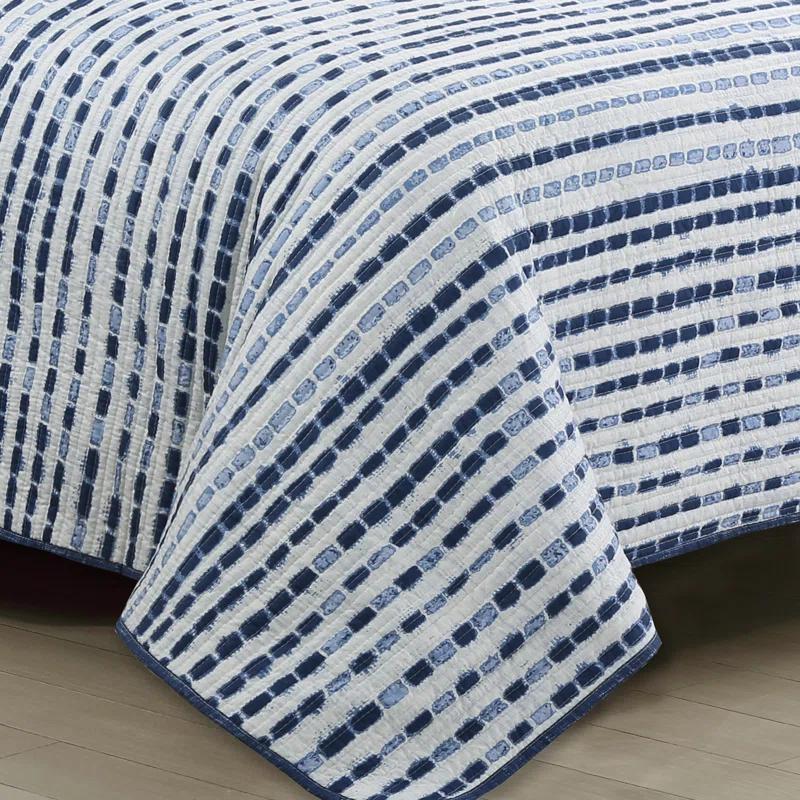 Estate Collection Nara Modern & Contemporary Striped Quilt Set