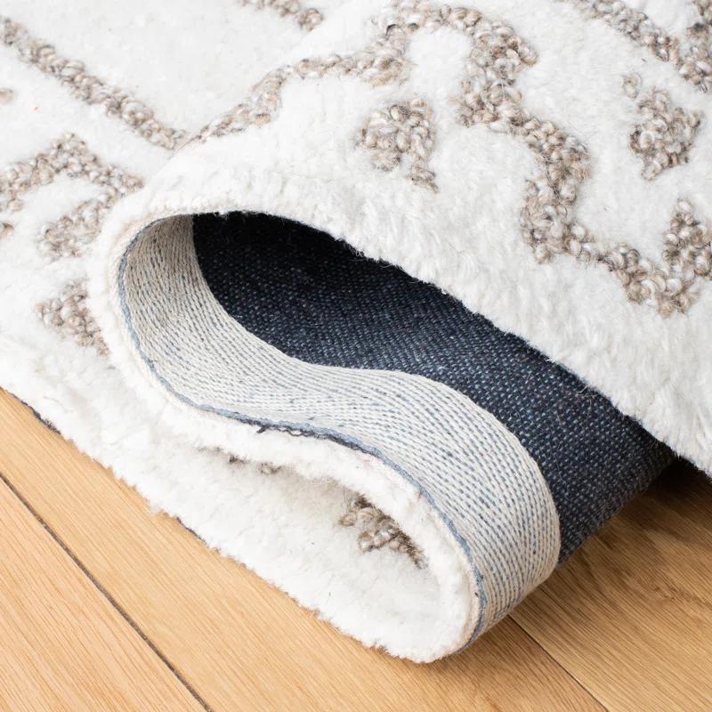 Safavieh Hand Tufted Performance Oriental Rug