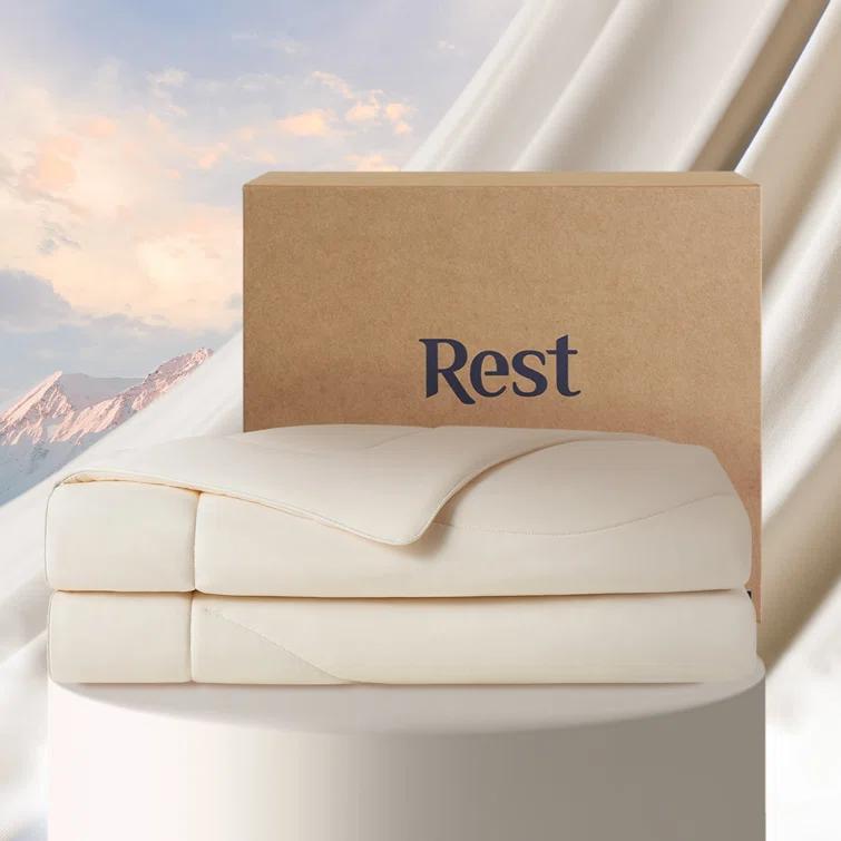 REST REST Evercool Award-Winning Cooling Comforter – Ultra Soft, Breathable, Lightweight, Hypoallergenic, All-Season Comforter for Hot Sleepers, Machine Washable