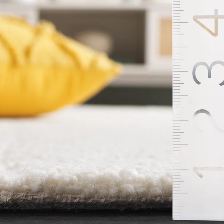 Safavieh Casablanca 470 Hand Tufted Wool Pile Solid Color Rug