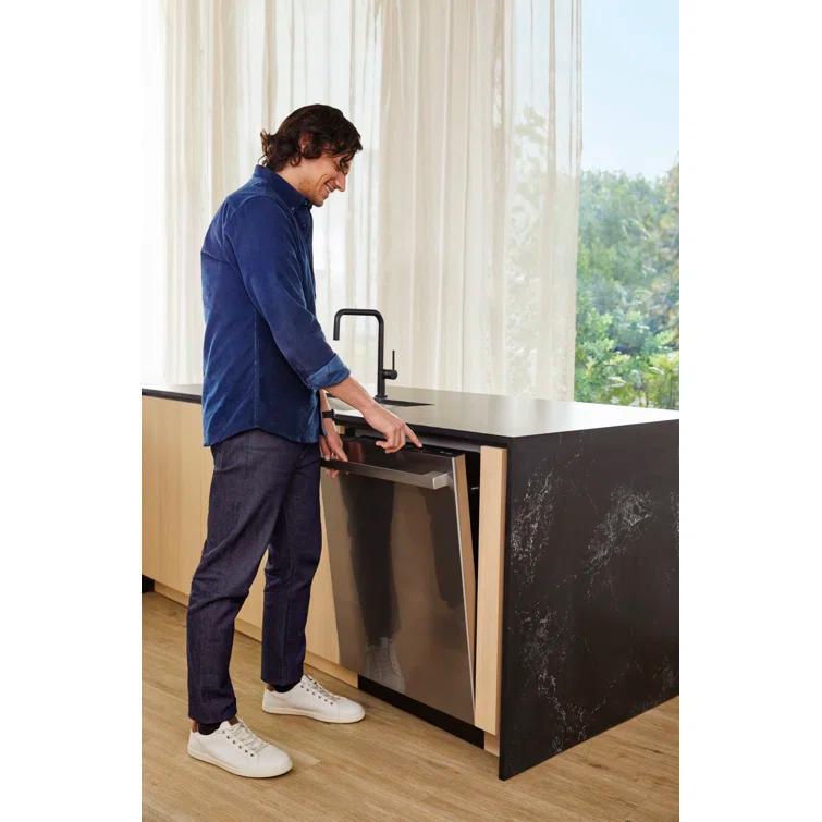 Bosch 500 Series 24" Stainess Steel Top Control Built-In Dishwasher with Stainless Steel Tub and Flexible 3Rd Rack SHX65CM5N