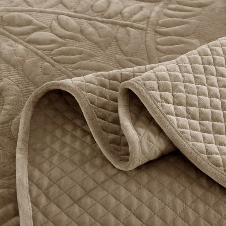 MarCielo Marcielo Oversized Embroidered Velvet Quilt Set With 2 Pillow Shams