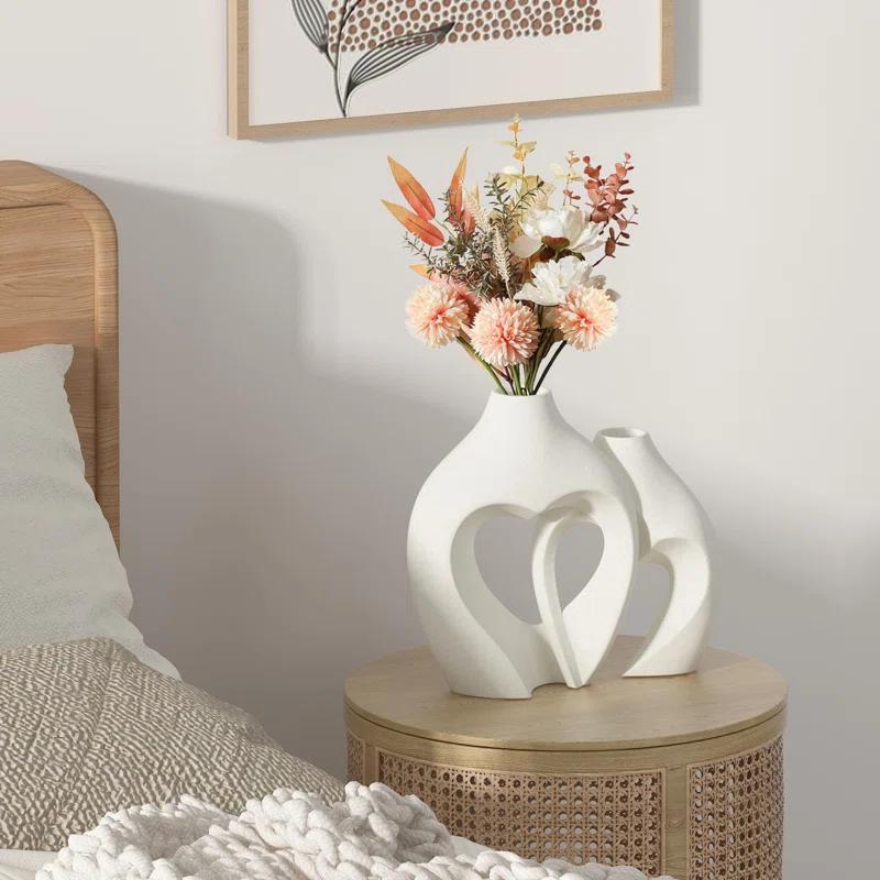 White Vases For Decor, Heart Shaped Ceramic Vase Set Of 2, Nordic Heart Shaped Vases, Minimalist Decorative Vase For Table Centerpiece Wedding Dining Living Room Office House Decoration