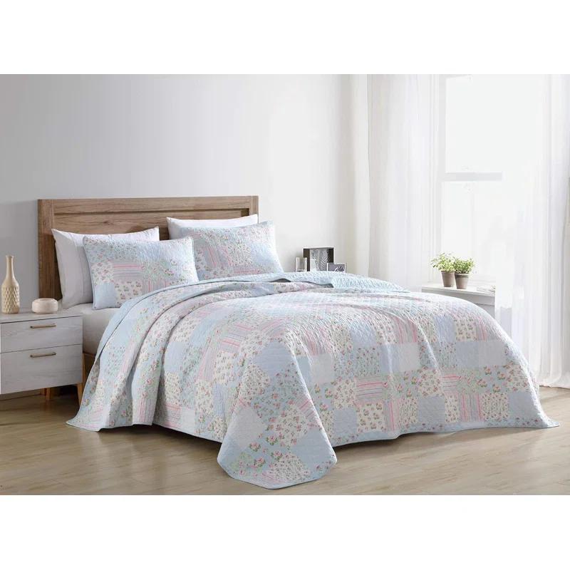 Holly Cotton Patchwork Quilt Set