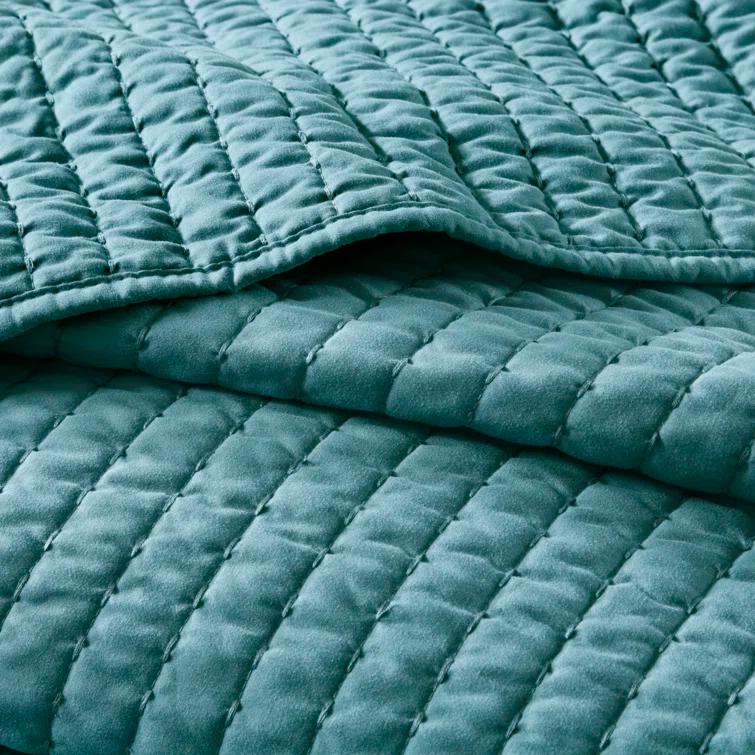 Madison Park Barwick Reversible Solid 3 Piece Quilt Set