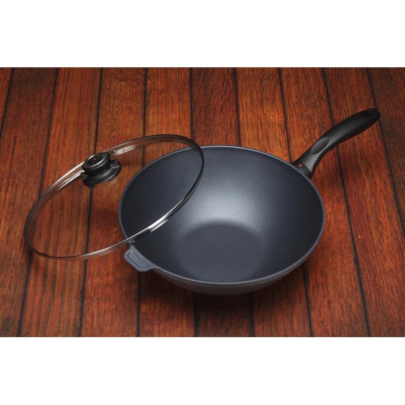 Swiss Diamond Swiss Diamond Non-Stick Cast Aluminum Wok with Lid