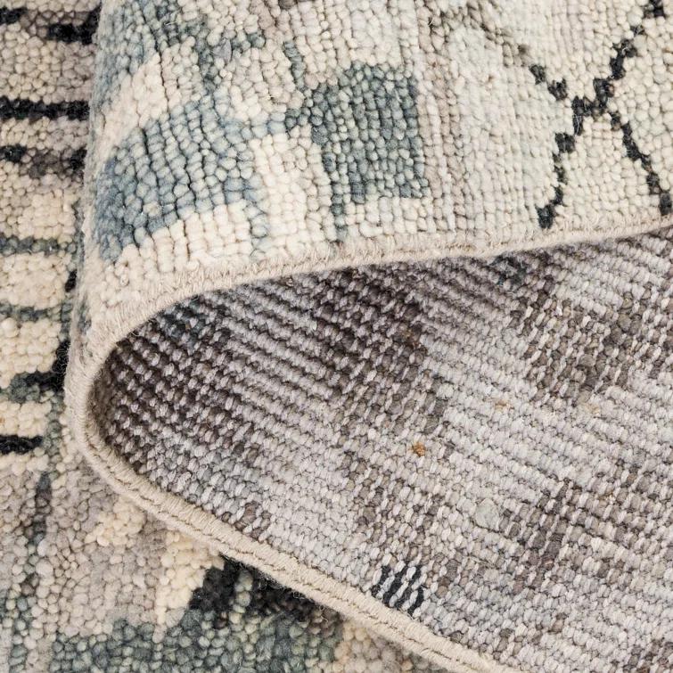 Safavieh Southwestern Hand Knotted Wool/Cotton Southwestern Rug in Gray