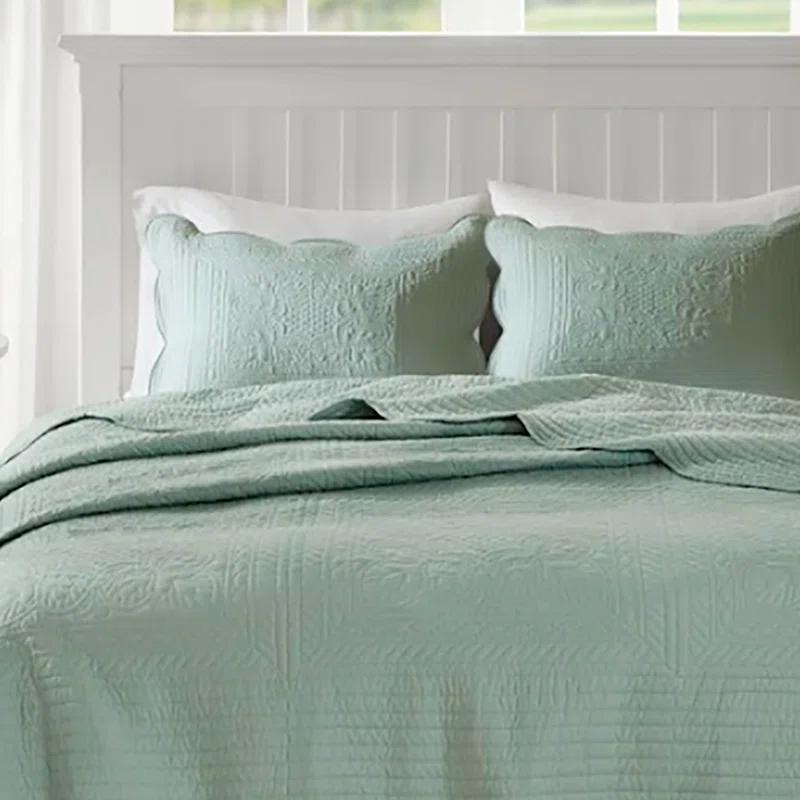 Tuscany Scalloped Edge Quilt Set