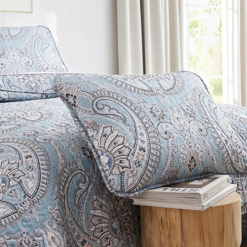 SouthShore Fine Linens Pure Melody Oversized Light-weight Paisley Quilt Set with matching shams