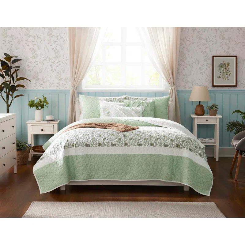 Madison Park Dawn 6 Piece Cotton Percale Quilt Set with Throw Pillows