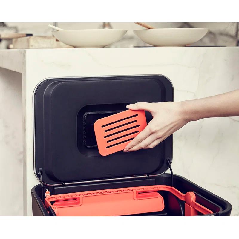 Joseph Joseph Joseph Joseph Titan Trash Compactor with Integrated Odor Control