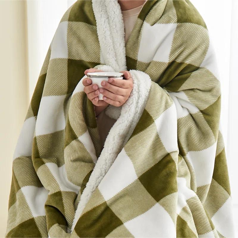 FreshFolds Ultra Soft Plush Sherpa Reversible Blanket