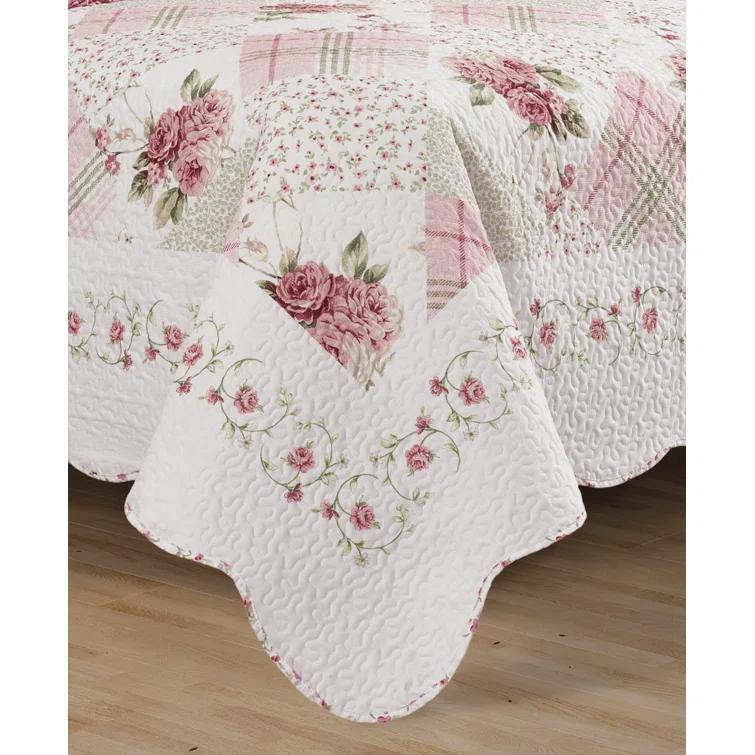 Royal Court Bungalow Quilt Set