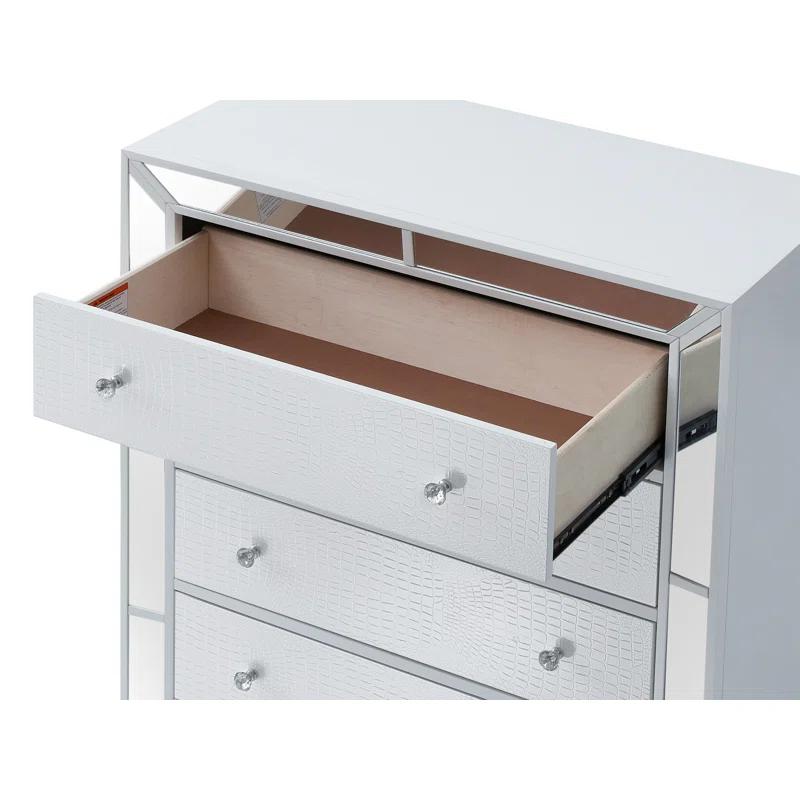 5 Drawer 32'' W Chest