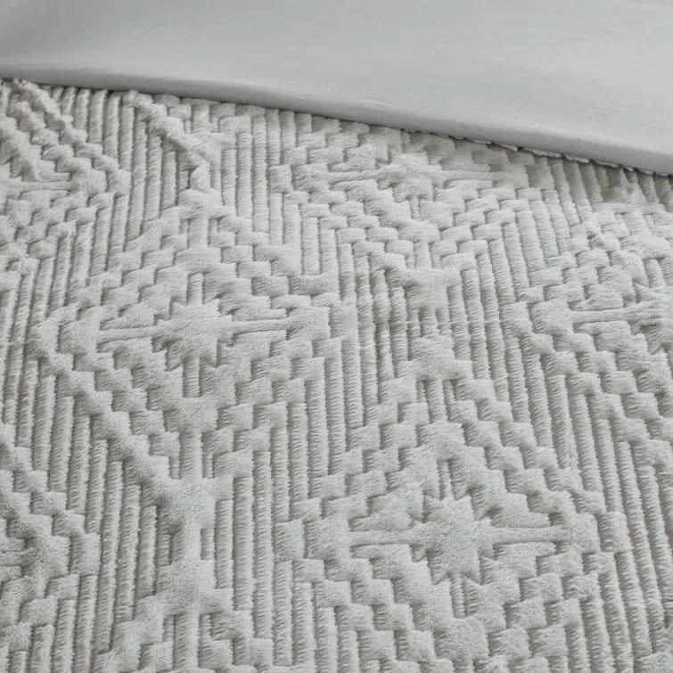 Woolrich Woolrich Teton Embroidered Plush Quilt Set