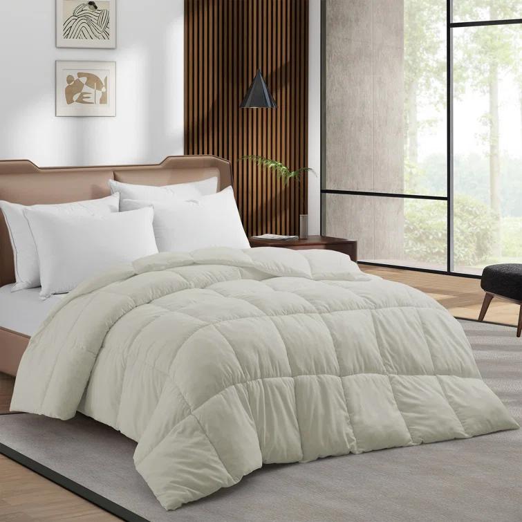 Wayfair Sleep Lightweight Down Alternative Comforter