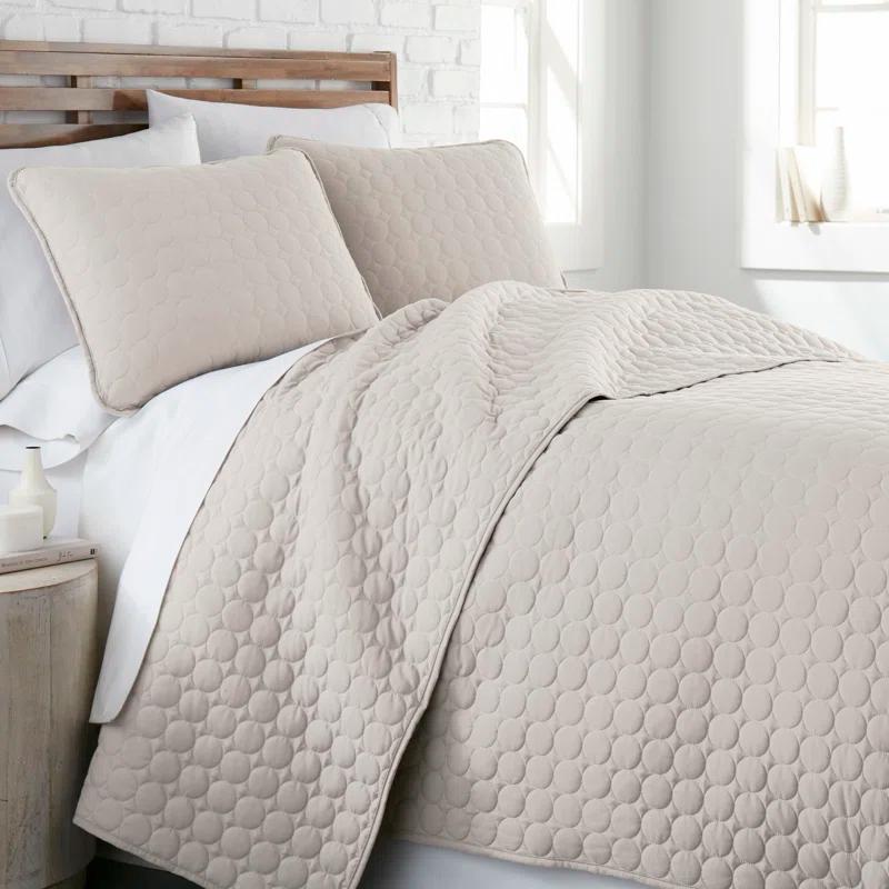 SouthShore Fine Linens Southshore Fine Linens Lightweight Oversized Reversible Quilt Set with shams