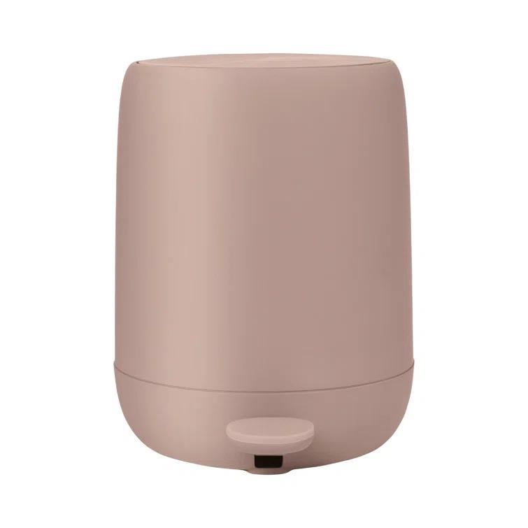 Blomus SONO 1.3-Gallon Moonbeam Cream Pedal Trash Bin