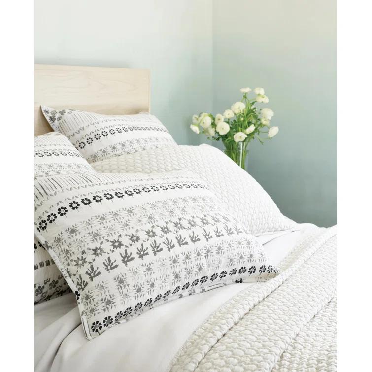 Lodi Matelasse Coverlet