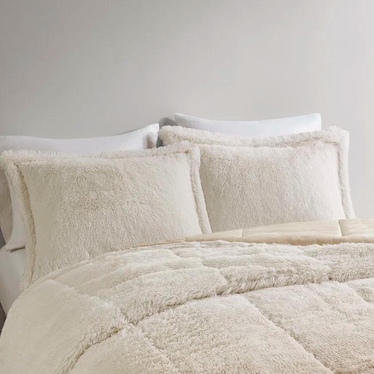 Intelligent Design Malea Shaggy Faux Fur Comforter Mini Set