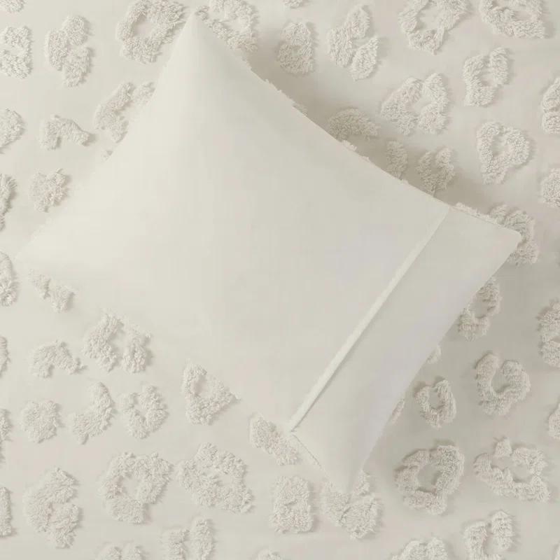 Intelligent Design Larissa Animal Chenille Comforter Set