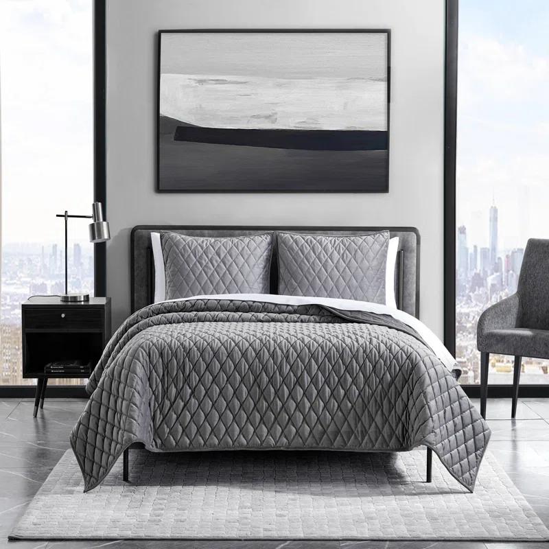 Vera Wang Vera Wang Diamond Velvet Quilt Set