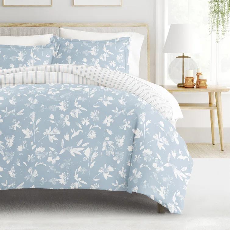 IEnjoy Home 8-Piece Reversible Bedding Bundle - Patterned Duvet Cover, Comforter Insert and Solid Sheet Set