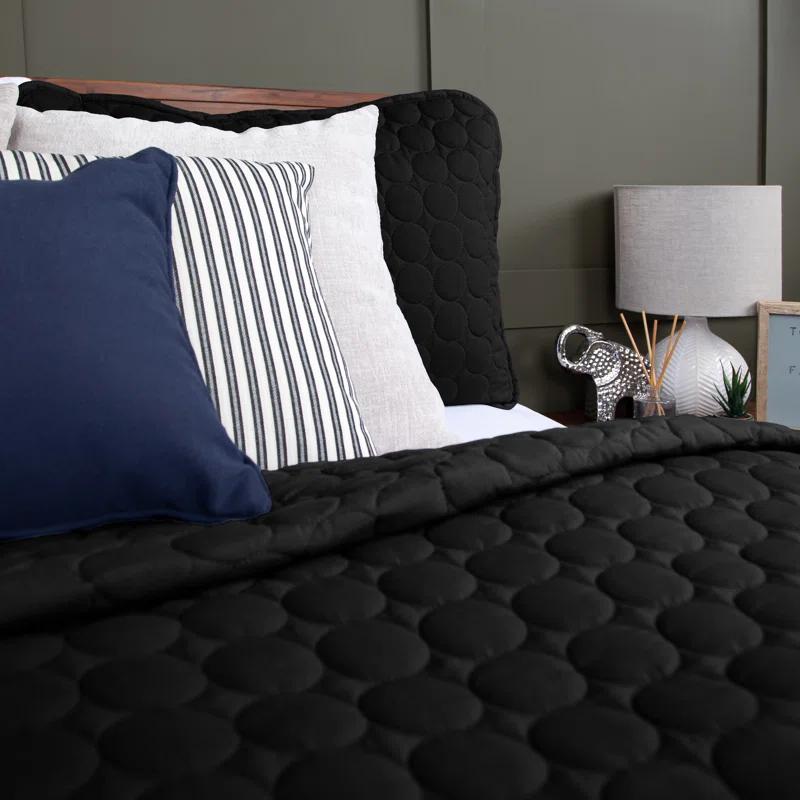 SouthShore Fine Linens Southshore Fine Linens Lightweight Oversized Reversible Quilt Set with shams