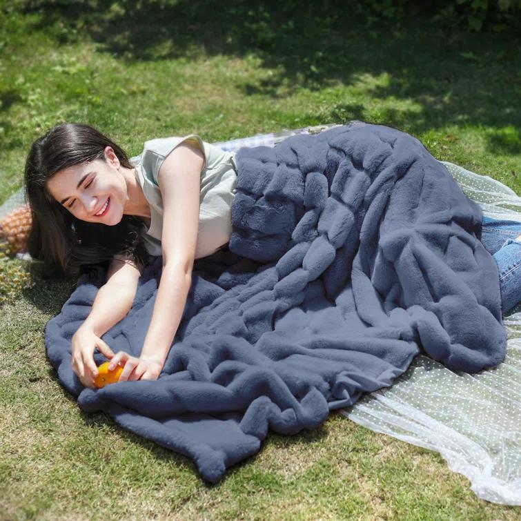 Cozy Bliss Soft Faux Fur Throw Blanket Plush Winter Blanket