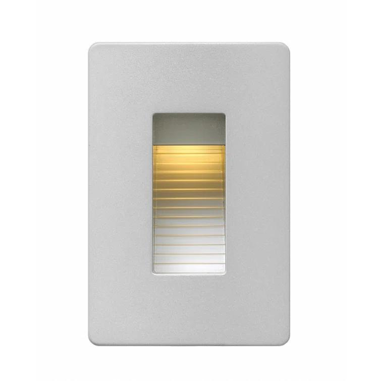 Hinkley Luna Vertical 120v 2700K Integrated LED Step Light