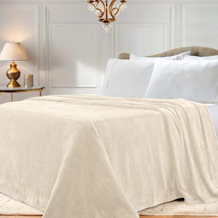 Superior Superior Solid Polyester Reversible All-Season Fleece Throws Blanket