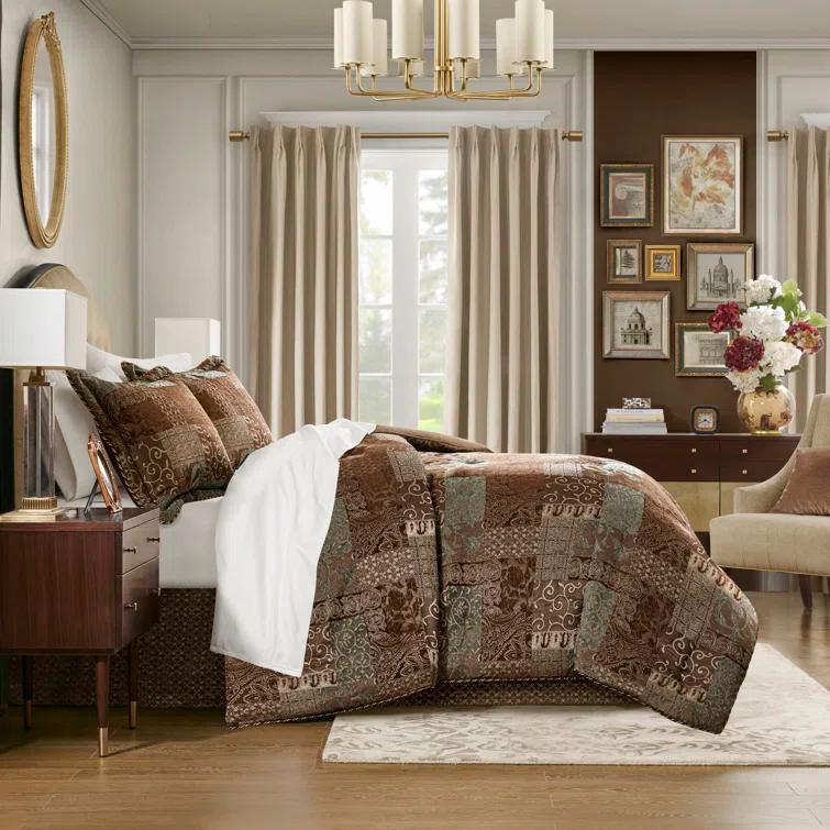 Croscill Croscill Galleria 4 Piece Chenille Jacquard Comforter Set