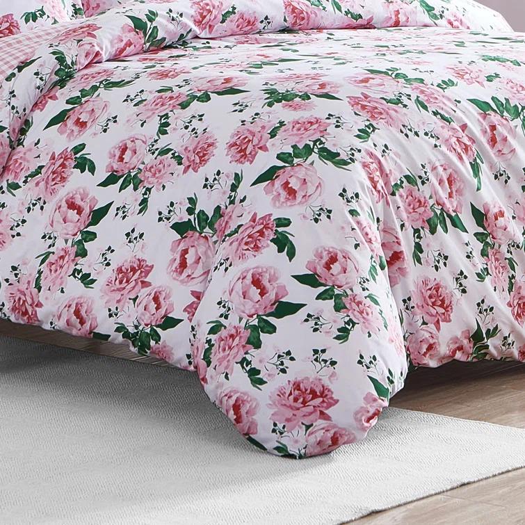 Betsey Johnson Betsey Johnson Blooming Roses Reversible Pink Duvet Cover Set