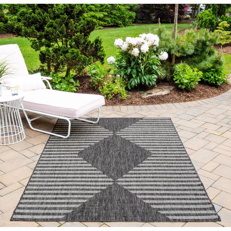 Momeni Villa Monaco Charcoal/White Indoor/Outdoor Rug