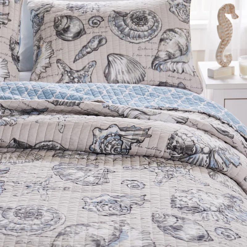 Greenland Home Fashions Cruz Reversible Seashell and Starfish Quilt Set