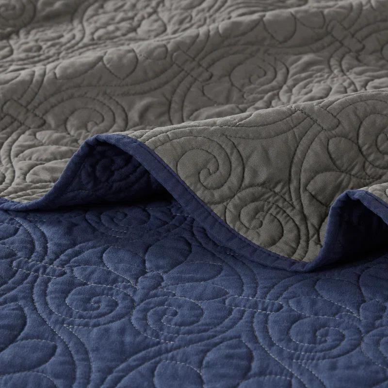 Madison Park Quebec Reversible Quilt Set
