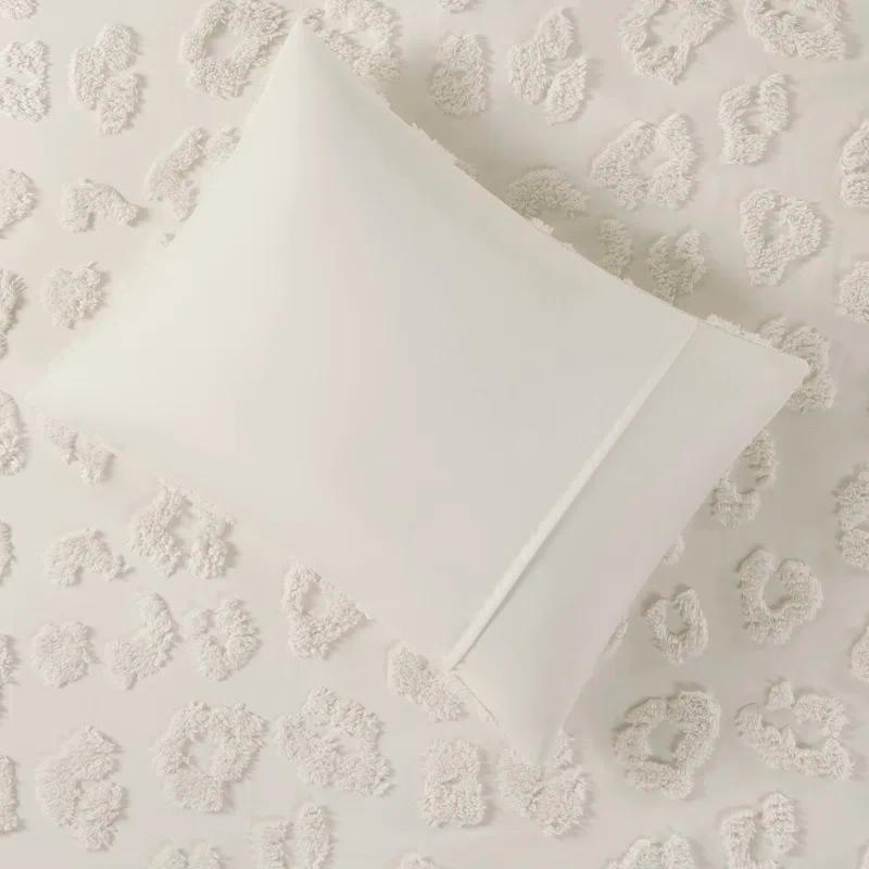 Intelligent Design Larissa Animal Chenille Comforter Set