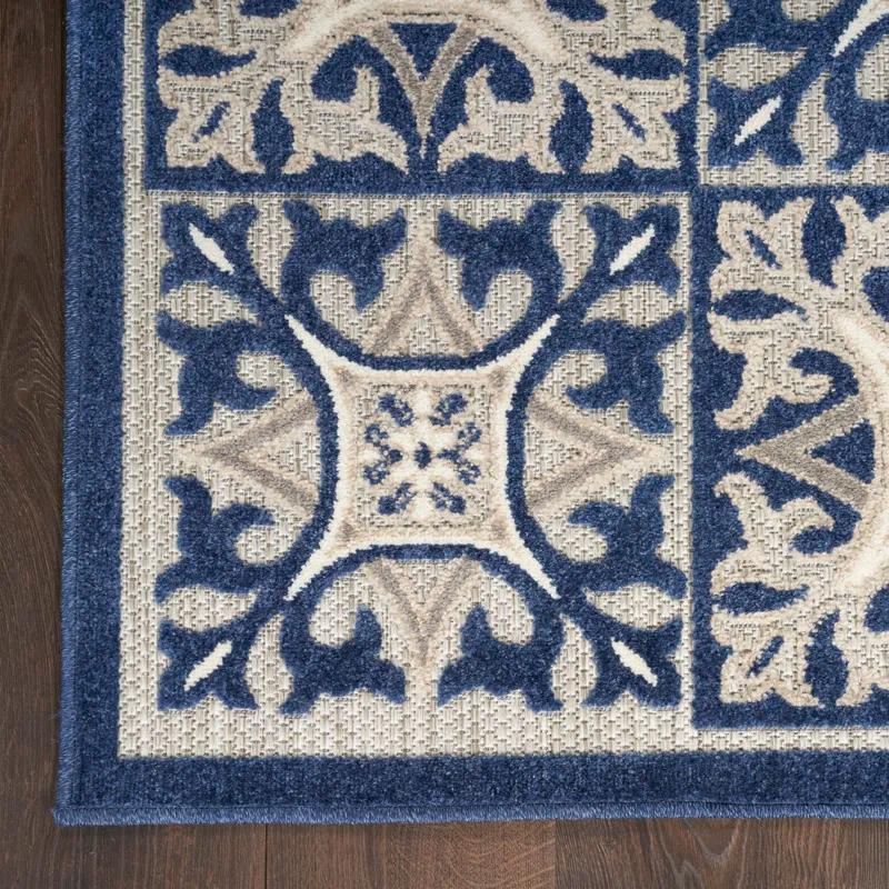 Lark Manor™ Isalia Geometric Indoor / Outdoor Rug