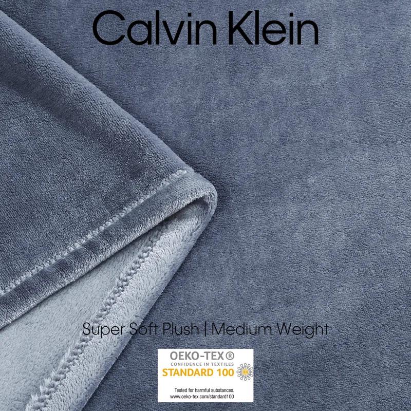 Calvin Klein Calvin Klein Core Plush Solid Reversible Blanket