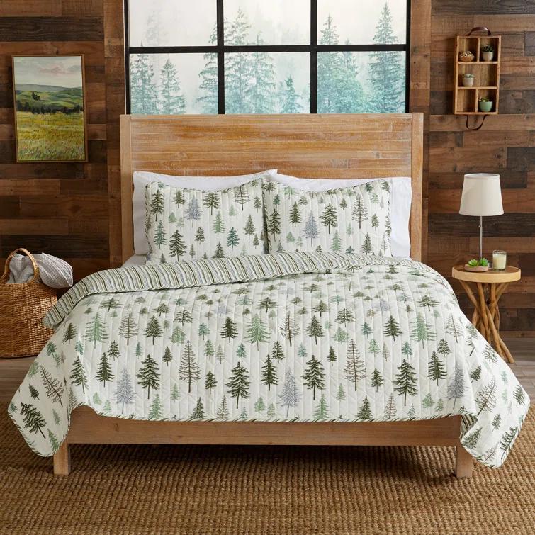 FreshFolds Green Forest Reversible Lodge Quilt Set with Shams