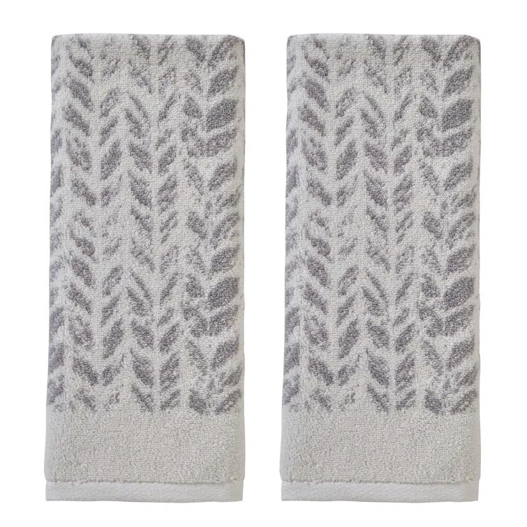Gracie Oaks Gracie Oaks Distressed Leaves Hand Towel (Set of 2)