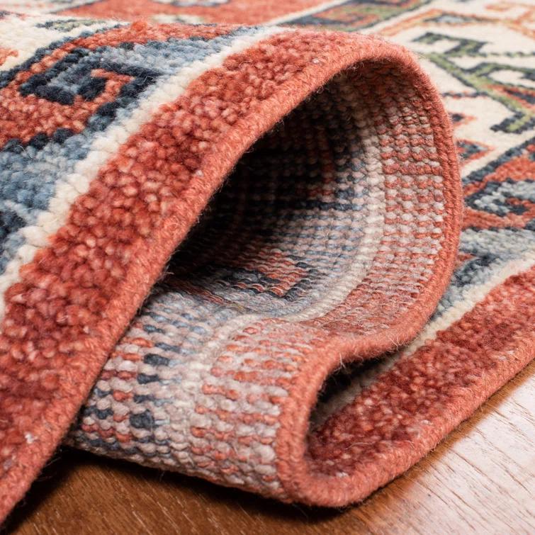 Safavieh Hand Knotted Wool Oriental Rug