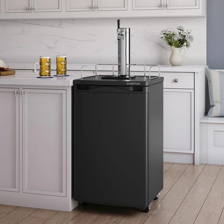 EdgeStar EdgeStar 4.9 Cubic Feet Single Tap Freestanding Kegerator with Adjustable Temperature