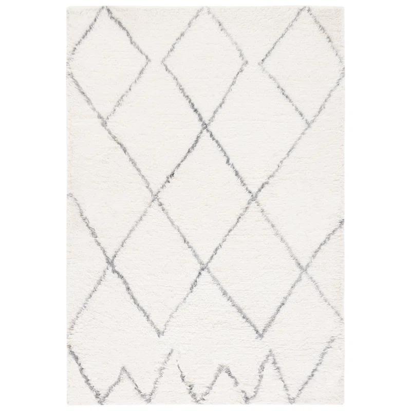 Henrie Geometric Handwoven Area Rug in Ivory/Gray