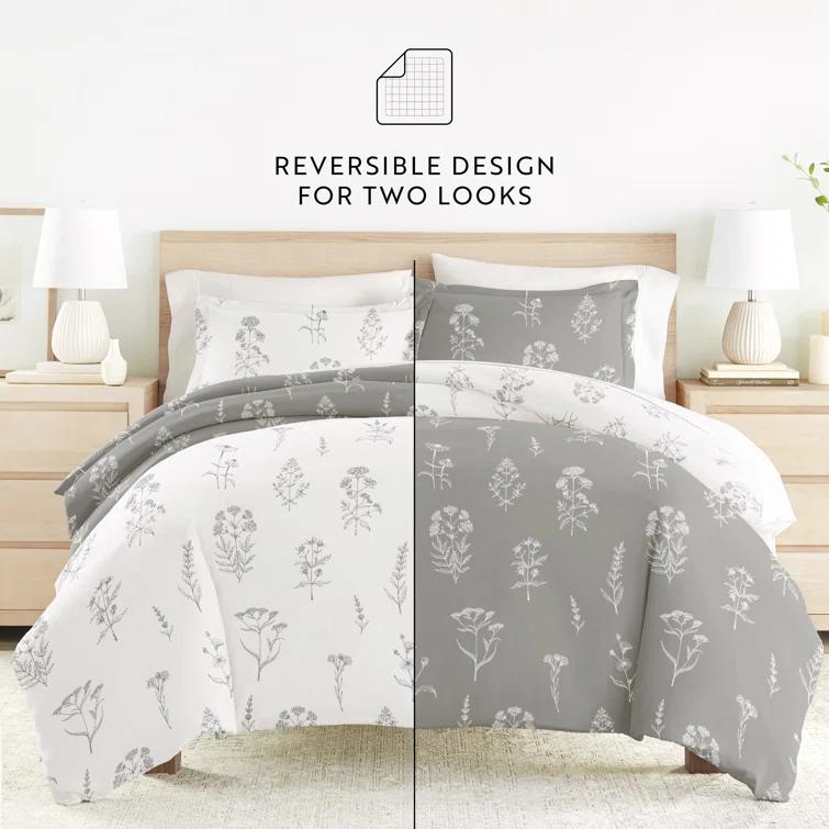 IEnjoy Home 8-Piece Reversible Bedding Bundle - Patterned Duvet Cover, Comforter Insert and Solid Sheet Set