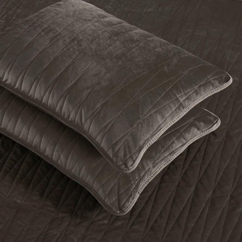 Brielle Premium Modern & Contemporary Velvet Quilt Set